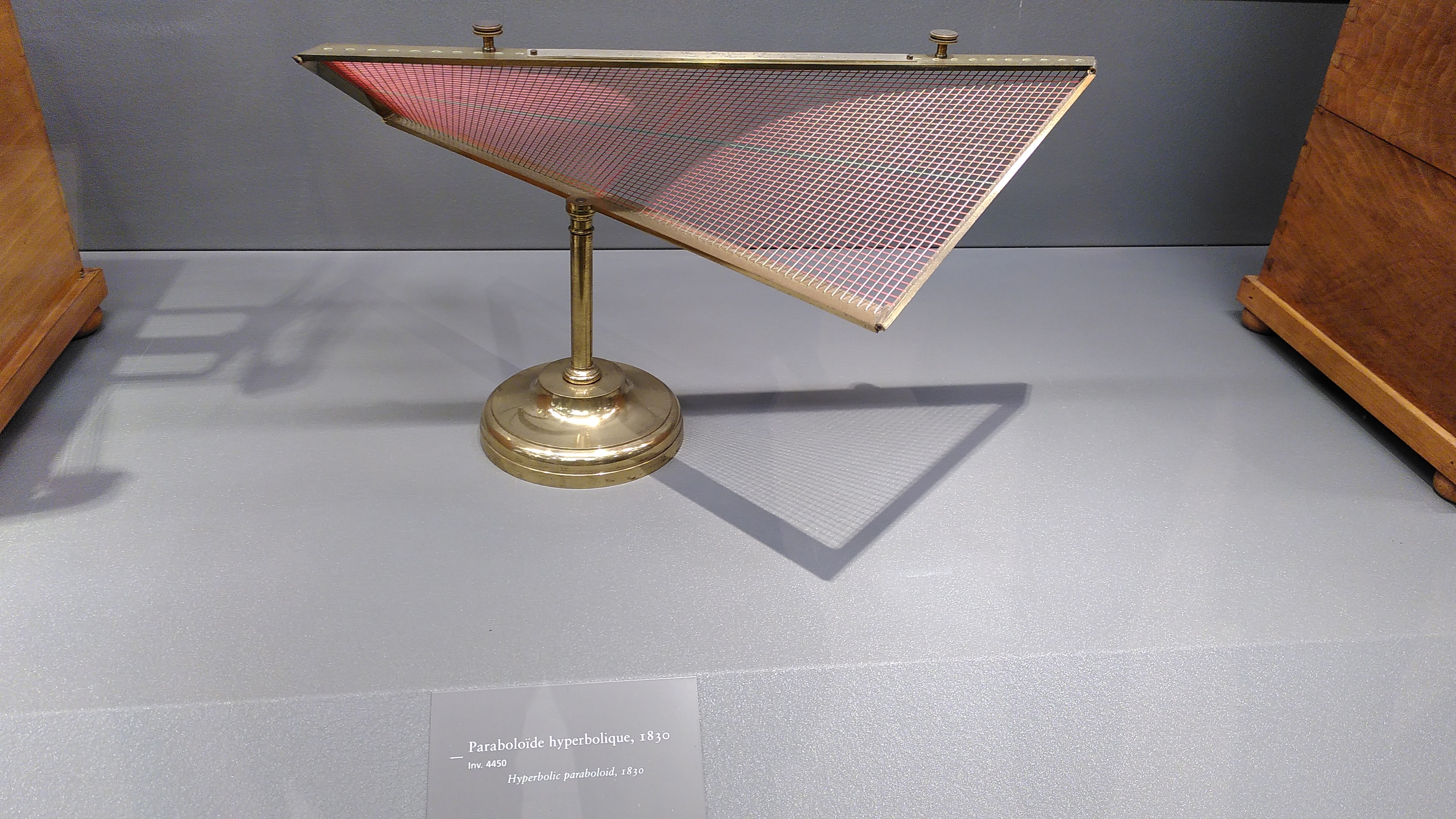 Hyperbolic paraboloid made with strings